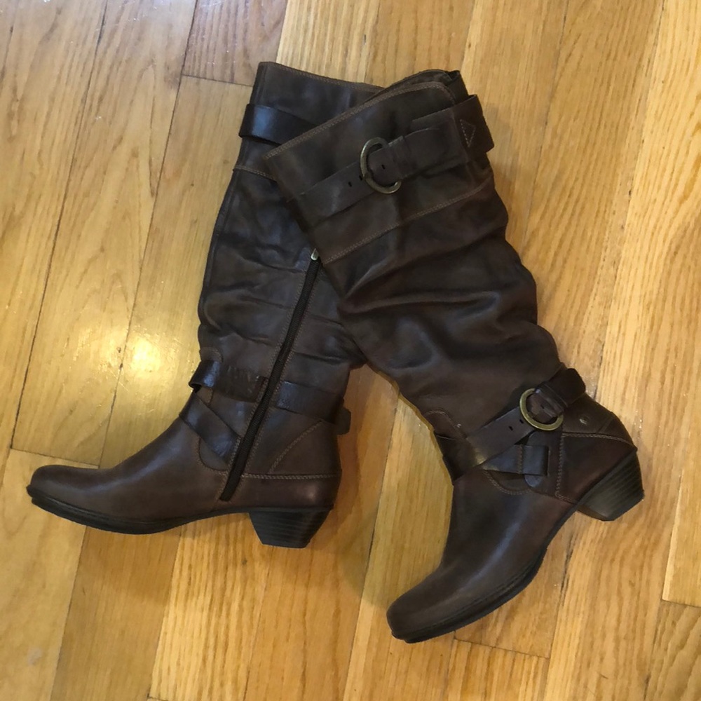 Pikolinos Bruja Leather slouch boot! Brass details